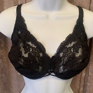 Vanity Fair Black Lace Underwire Bra